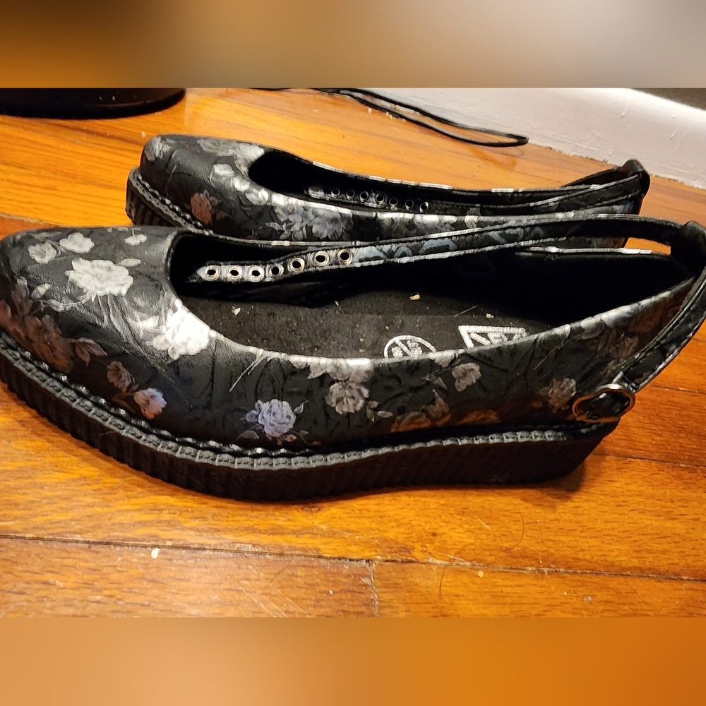 Mary Jane shoes T.U.K